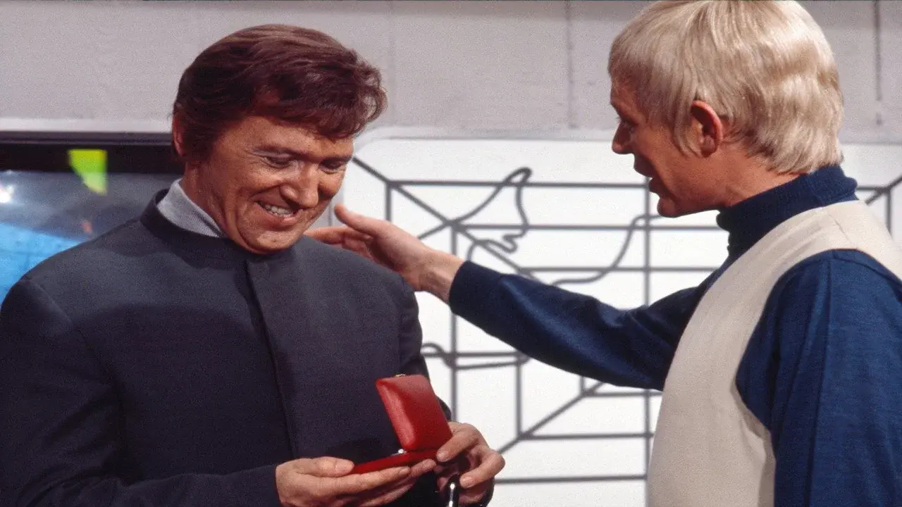 UFO: Annihilate SHADO... Kill Straker...