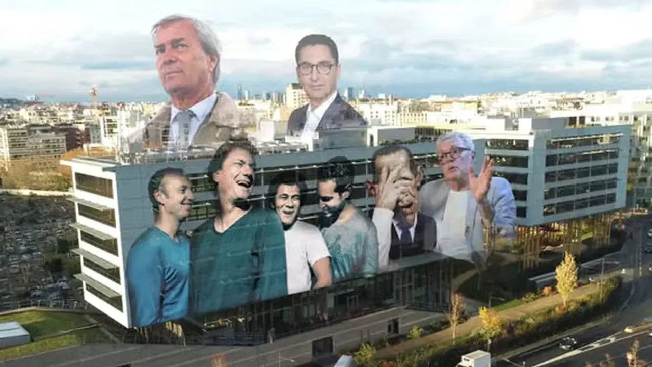 FINI DE RIRE ! L'humour politique au garde-à-vous ?