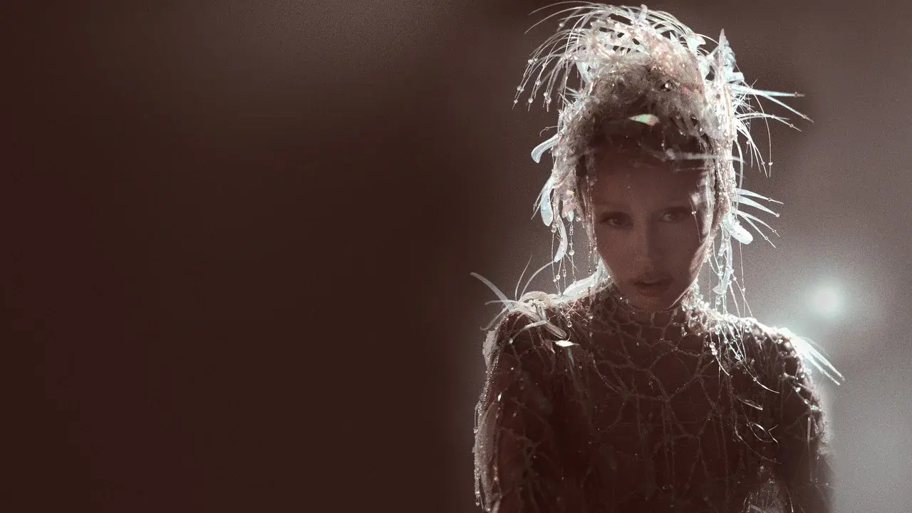 Miley Cyrus: Something Beautiful